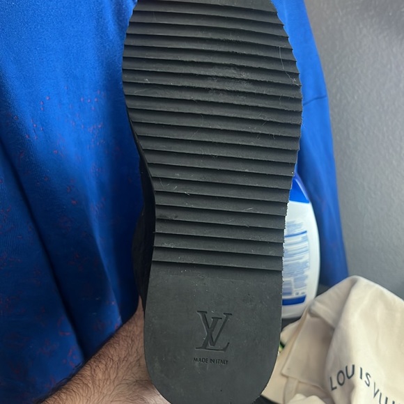 Luis Vuitton size 7 (US 8) - Picture 4 of 4